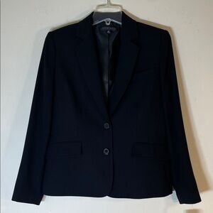 NWT. Anne Klein 8P Black Two-Button Blazer.